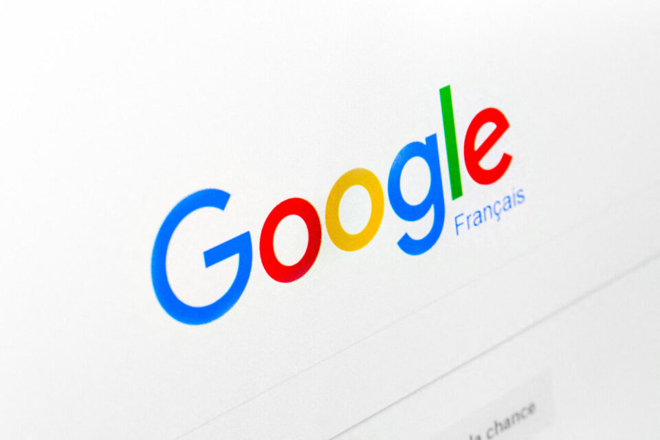 Google peut désormais sanctionner l’utilisation de l’IA : quels sites sont concernés ?